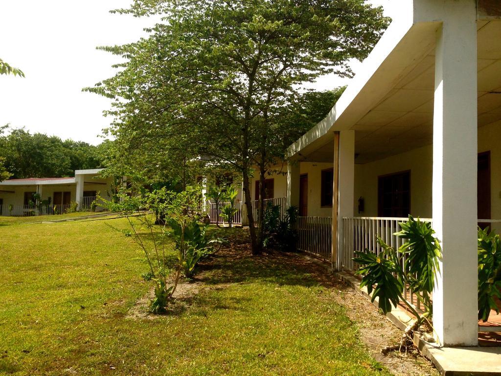 Hotel Villas Magen El Remate Exterior photo