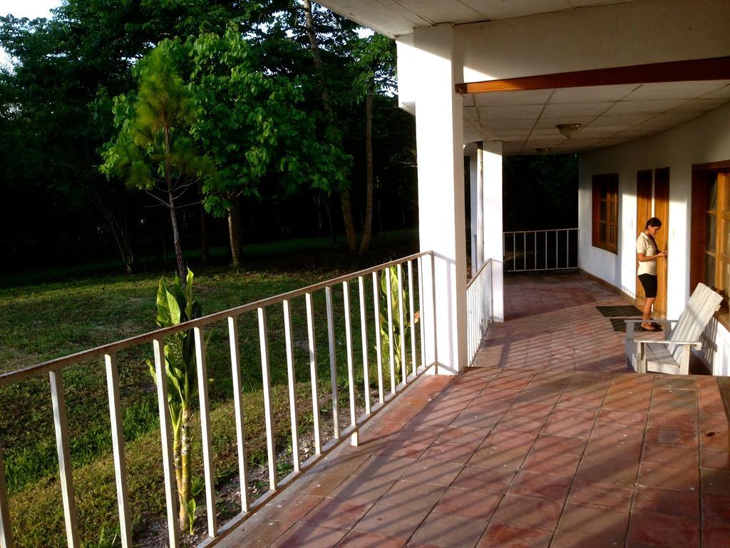 Hotel Villas Magen El Remate Exterior photo